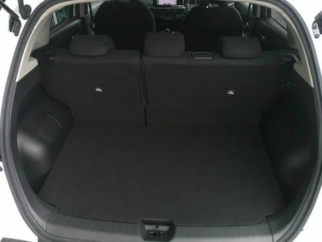 ニッサン　ノート　４ＷＤ
