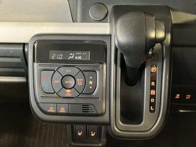 スペーシア（スズキ）の車両写真