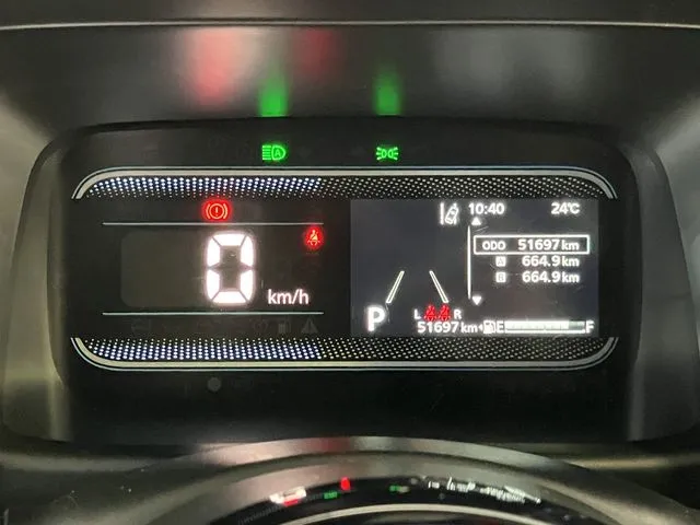 スペーシア（スズキ）の車両写真