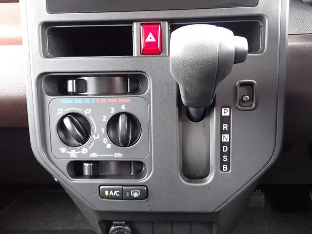 ダイハツ トール 4WD