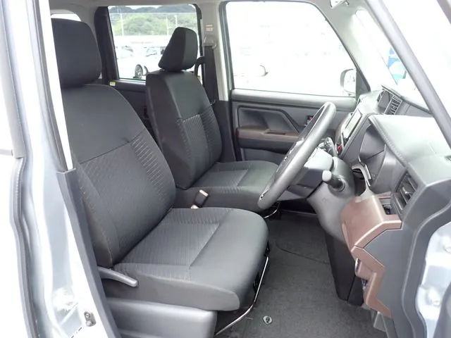 ダイハツ トール 4WD