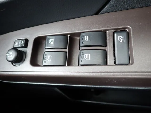 ダイハツ トール 4WD