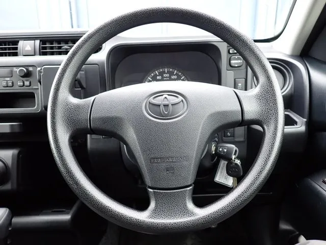 プロボックスバン　４ＷＤ（トヨタ）の車両写真