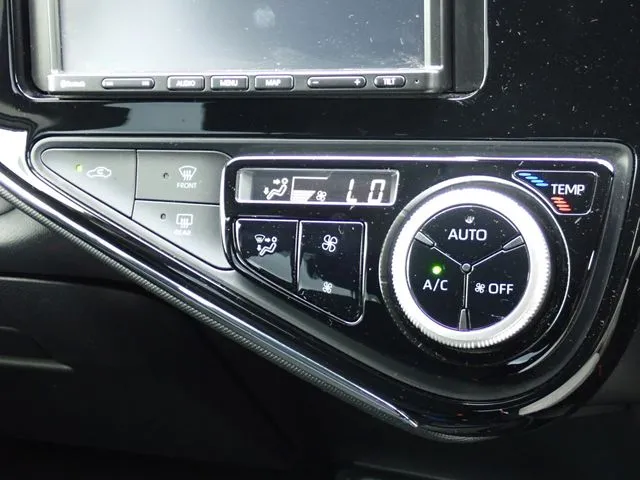 アクア（トヨタ）の車両写真