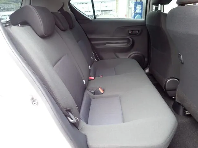 アクア（トヨタ）の車両写真