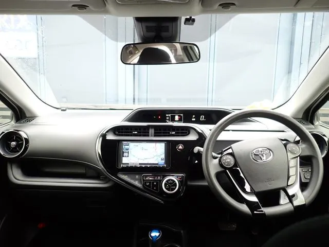 アクア（トヨタ）の車両写真