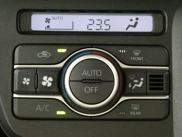 タント（ダイハツ）の車両写真