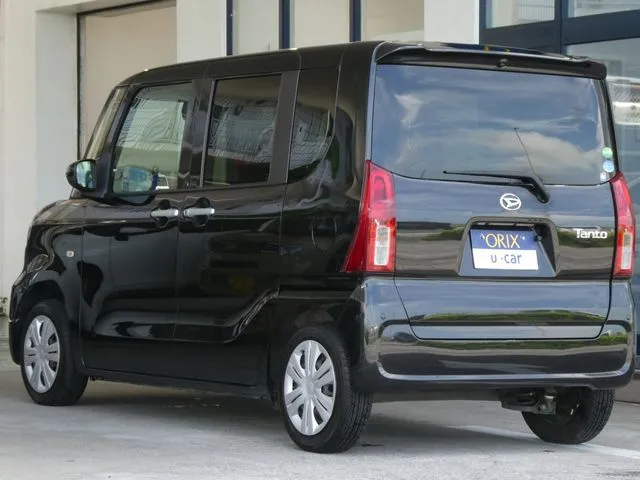 タント（ダイハツ）の車両写真