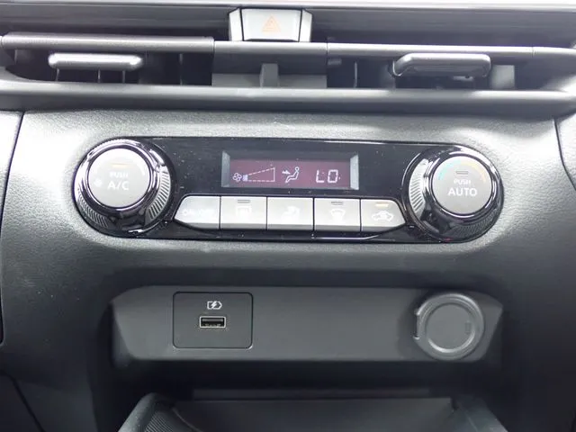 ノート（ニッサン）の車両写真