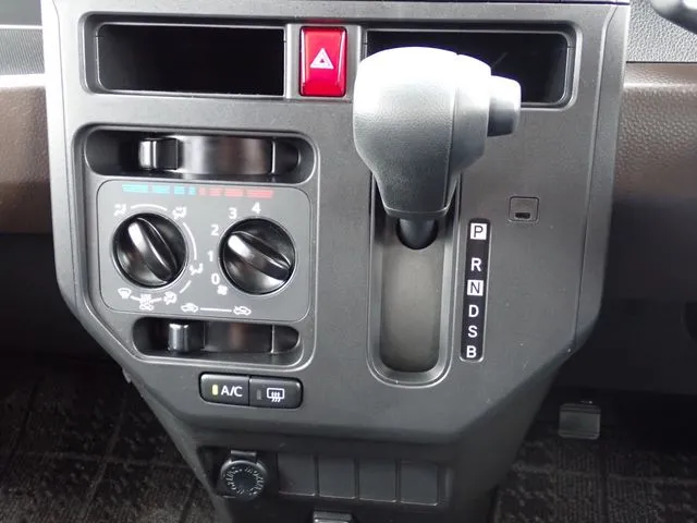 ルーミー(トヨタ)の車両写真