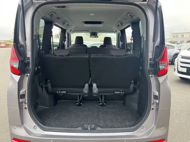 ノア 4WD(トヨタ)の車両写真