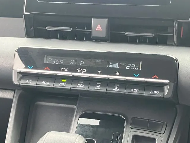 ノア 4WD(トヨタ)の車両写真