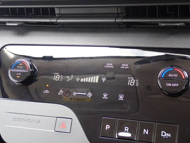 ニッサン　セレナ