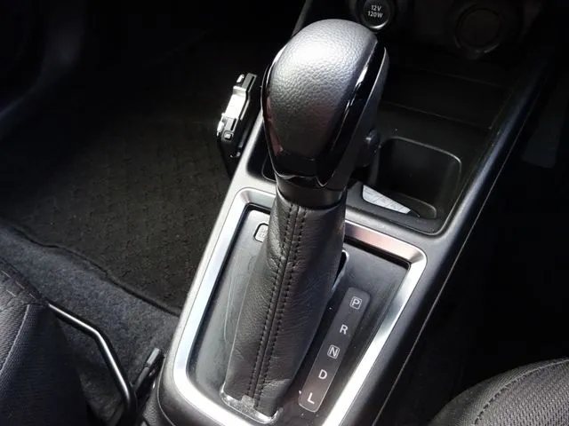 スズキ　スイフト　４ＷＤ