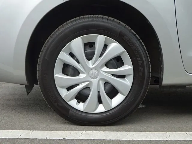 スズキ　スイフト　４ＷＤ