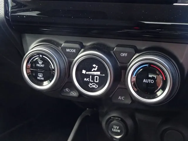 スズキ　スイフト　４ＷＤ