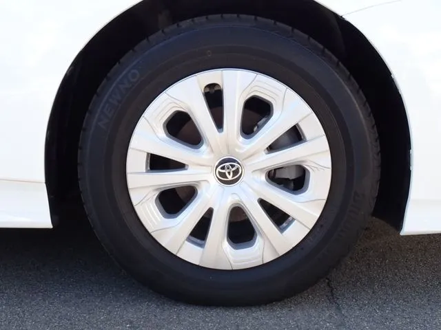 プリウス（トヨタ）の車両写真