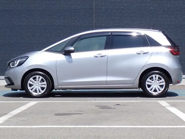 ホンダ　フィット　ｅ：ＨＥＶ