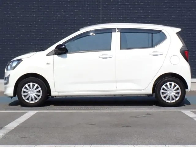 ミラ　イース　４ＷＤ（ダイハツ）の車両写真