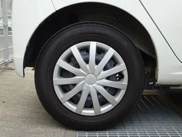 ミラ　イース　４ＷＤ（ダイハツ）の車両写真