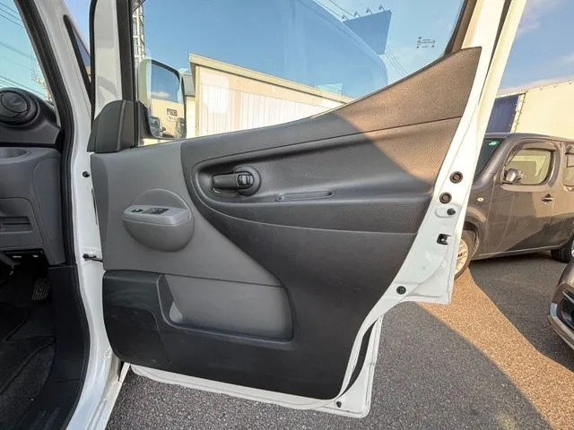 NV200バネットバン(ニッサン)の車両写真