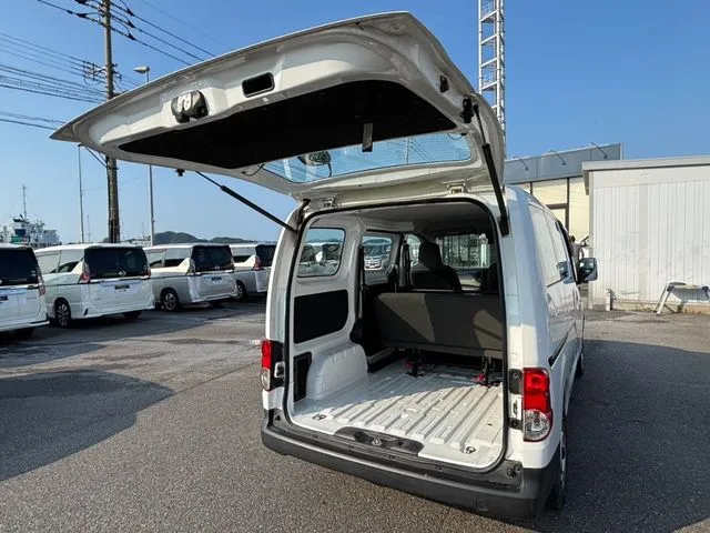 NV200バネットバン(ニッサン)の車両写真