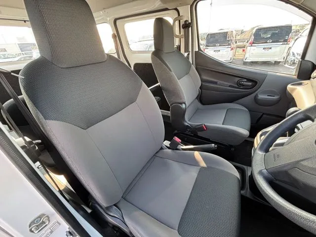 NV200バネットバン(ニッサン)の車両写真