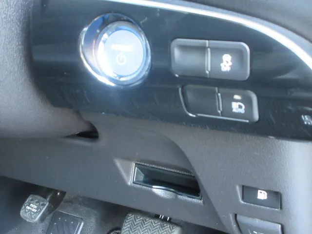 プリウス(トヨタ)の車両写真