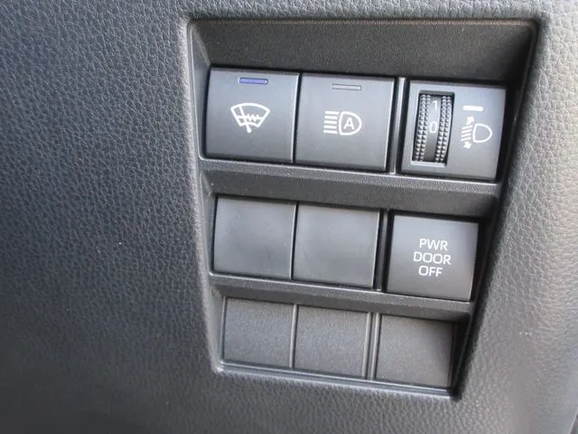 ノア　４ＷＤ（トヨタ）の車両写真