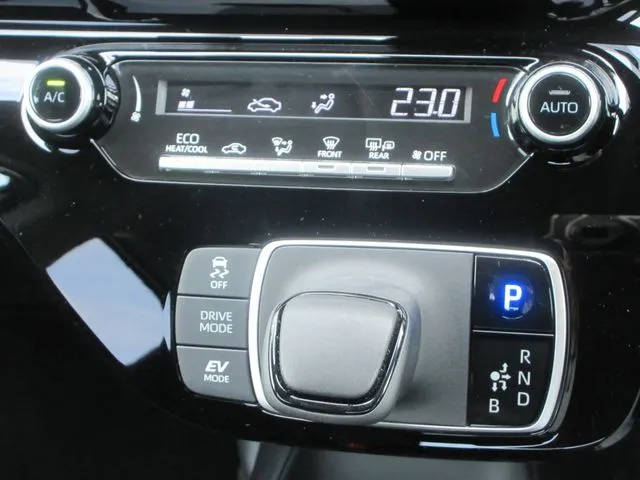 アクア（トヨタ）の車両写真