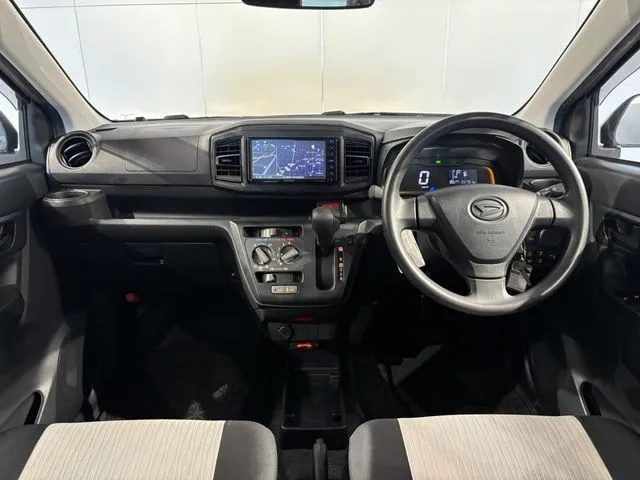 ダイハツ ミラ イース 4WD