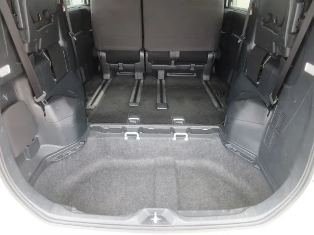 ノア 4WD(トヨタ)の車両写真
