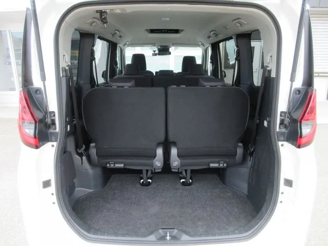 ノア 4WD(トヨタ)の車両写真