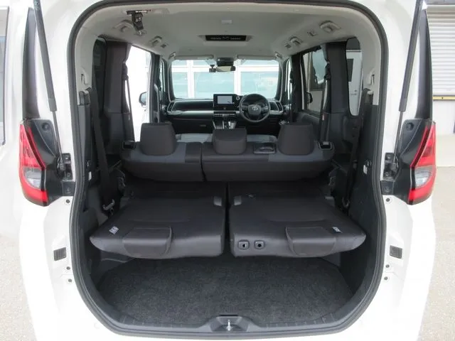 ノア 4WD(トヨタ)の車両写真