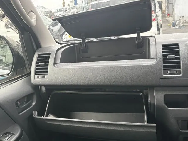 ハイエースバン　１．２５ｔ　２ＷＤ（トヨタ）の車両写真