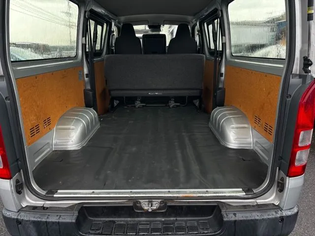 ハイエースバン　１．２５ｔ　２ＷＤ（トヨタ）の車両写真