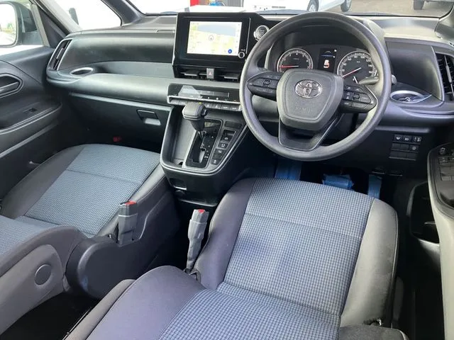 ノア　４ＷＤ（トヨタ）の車両写真