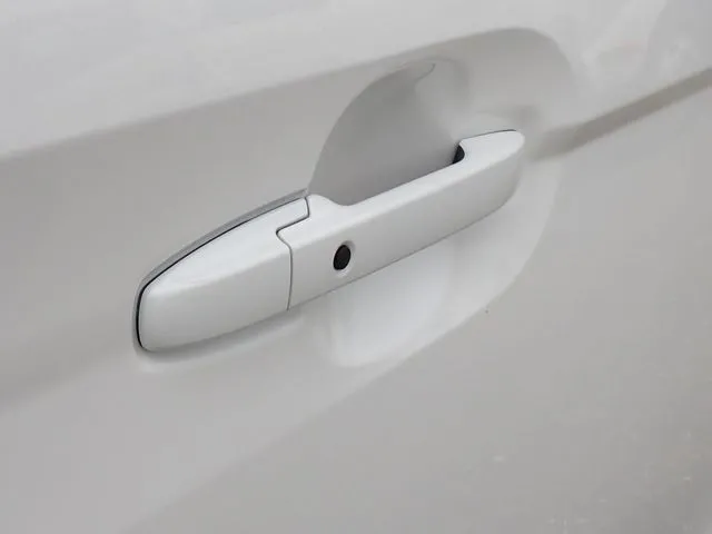 N BOX(ホンダ)の車両写真