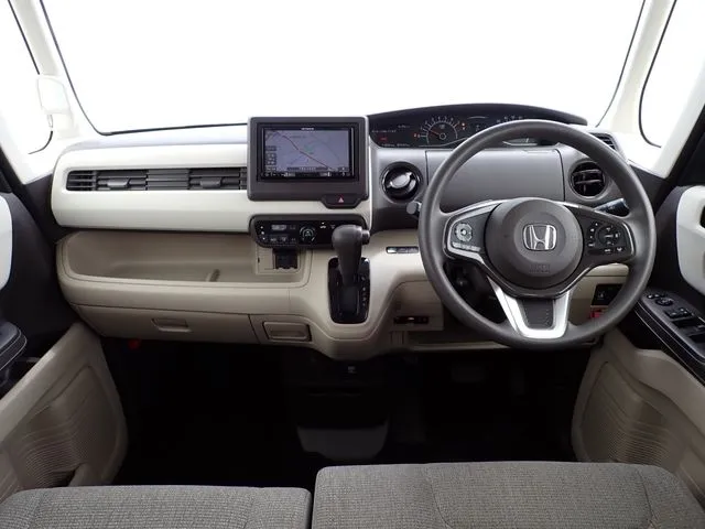 N BOX(ホンダ)の車両写真