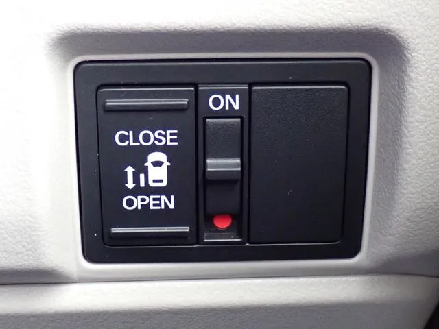ホンダ　Ｎ　ＢＯＸ　４ＷＤ