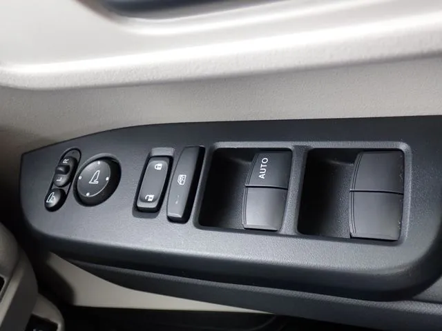 ホンダ　Ｎ　ＢＯＸ　４ＷＤ