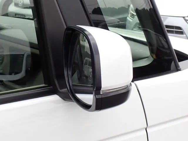ホンダ　Ｎ　ＢＯＸ　４ＷＤ
