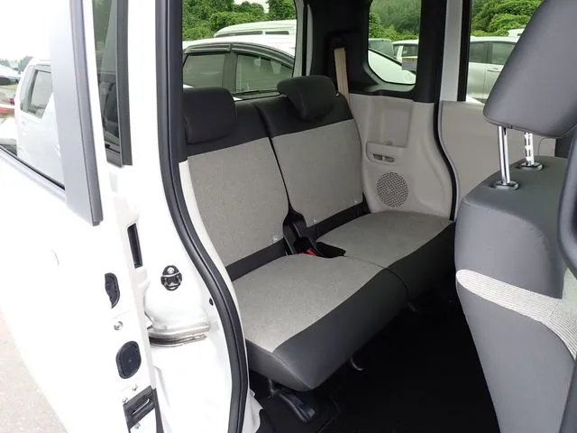 ホンダ　Ｎ　ＢＯＸ　４ＷＤ