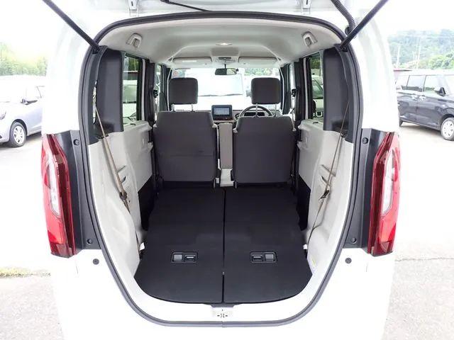 ホンダ　Ｎ　ＢＯＸ　４ＷＤ