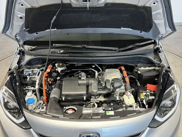 ホンダ　フィット　ｅ：ＨＥＶ　４ＷＤ
