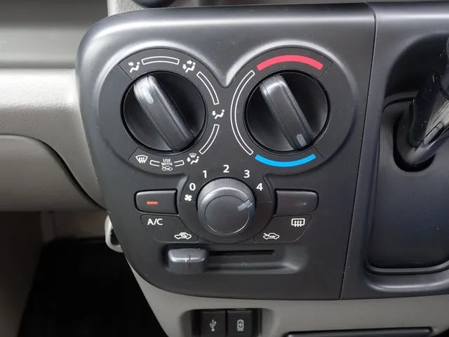 エブリイバン(スズキ)の車両写真