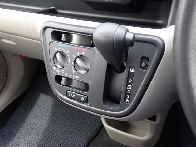 パッソ 4WD(トヨタ)の車両写真