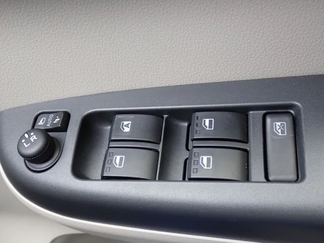 パッソ 4WD(トヨタ)の車両写真