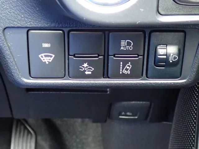 カローラフィールダー 4WD(トヨタ)の車両写真