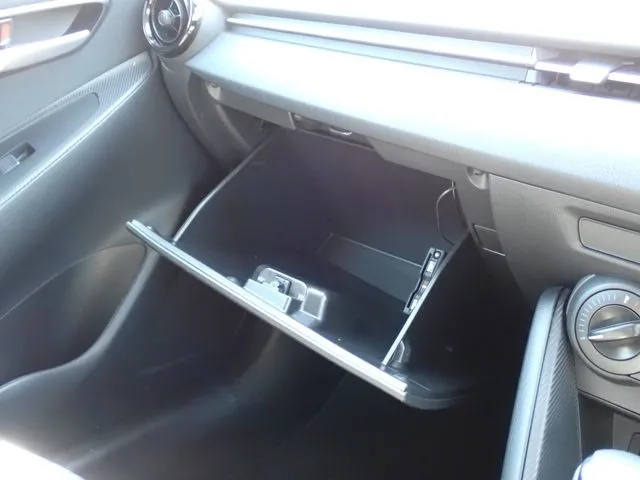 MAZDA2(マツダ)の車両写真